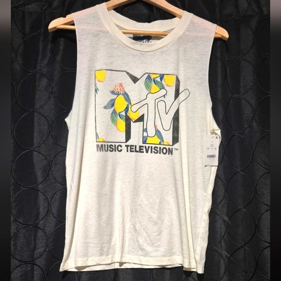 MTV Graphic Sleeveless Top in White - Picture 1 of 2